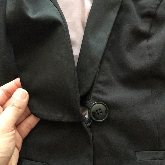 Blazer - Picture 3 of 6